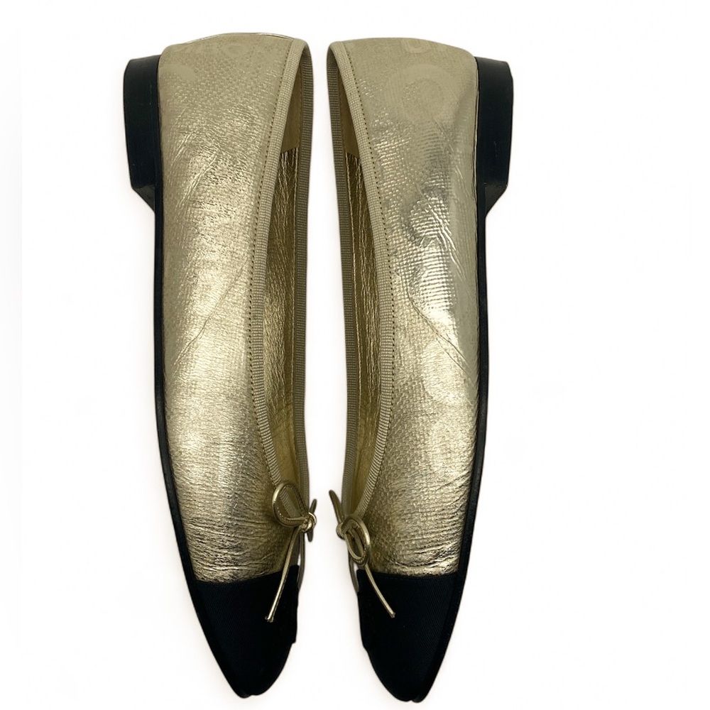 CHANEL Metallic Gold and Black Flats - Picture 6 of 13